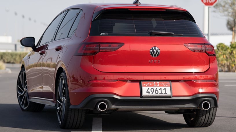 在阿布扎比 租 Golf GTI (红色), 2021