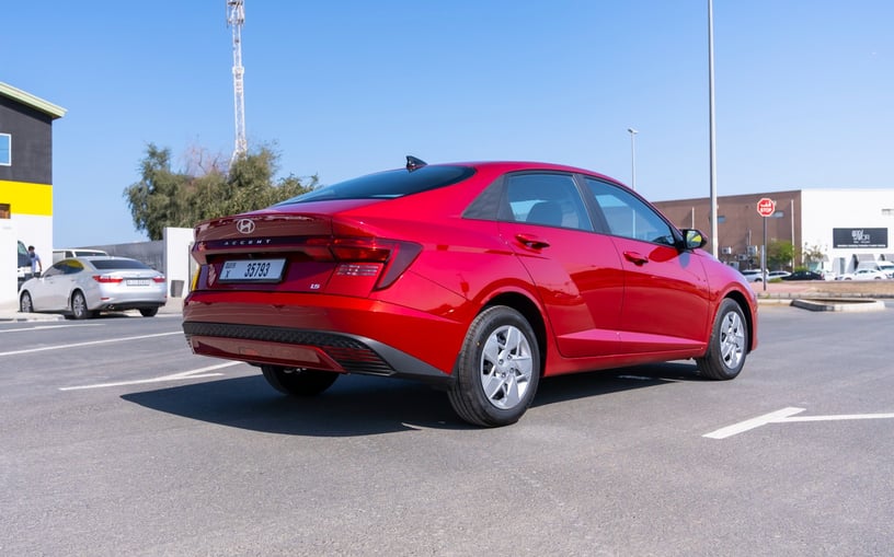Hyundai Accent (Красный), 2024 для аренды в Шарджа