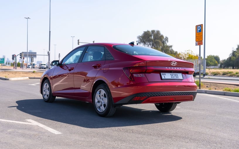 Hyundai Accent (Красный), 2024 для аренды в Шарджа