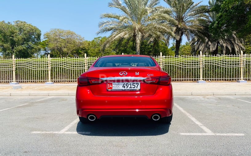 إيجار إنفينيتي Q50 (أحمر), 2021 في دبي