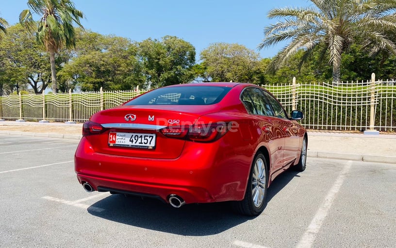 إيجار إنفينيتي Q50 (أحمر), 2021 في دبي