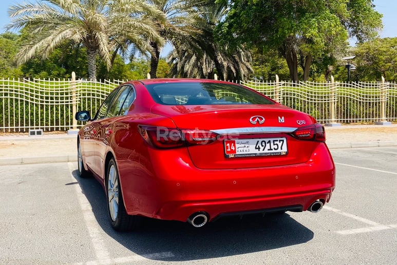 إيجار إنفينيتي Q50 (أحمر), 2021 في دبي