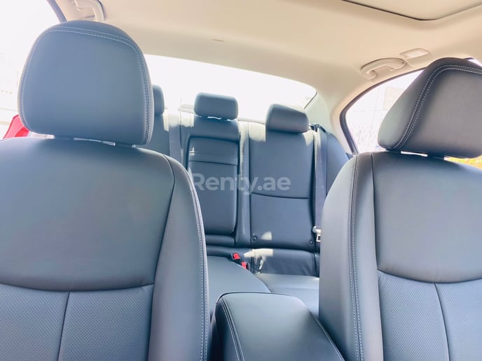 إيجار إنفينيتي Q50 (أحمر), 2021 في دبي