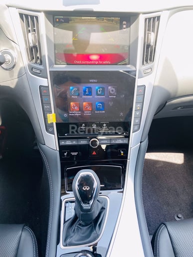 إيجار إنفينيتي Q50 (أحمر), 2021 في دبي