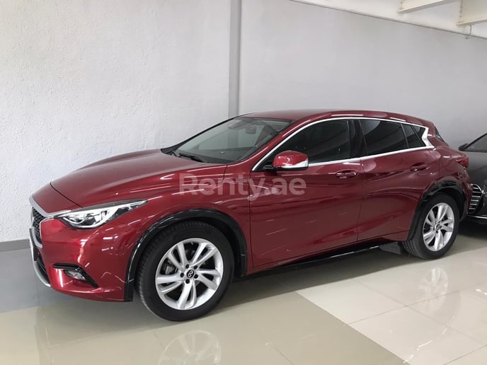 إيجار إنفينيتي Q30 (أحمر), 2019 في دبي