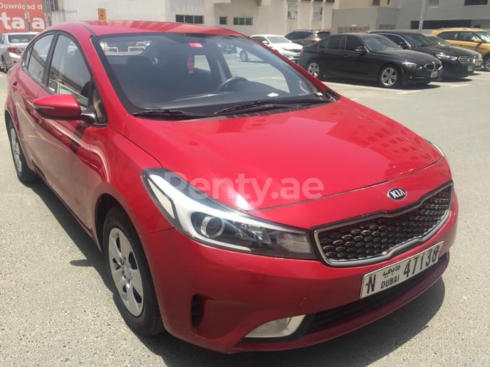 KIA Cerato (Красный), 2018 для аренды в Дубай
