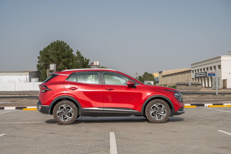 KIA Sportage (rojo), 2024 para alquiler en Ras Al Khaimah