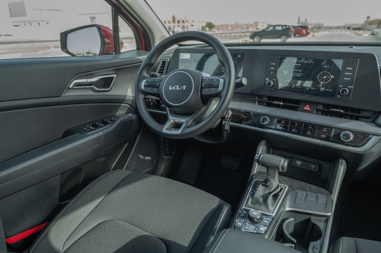KIA Sportage (rojo), 2024 para alquiler en Ras Al Khaimah