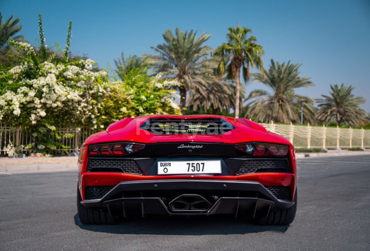 Lamborghini Aventador S (Rot), 2019  zur Miete in Dubai