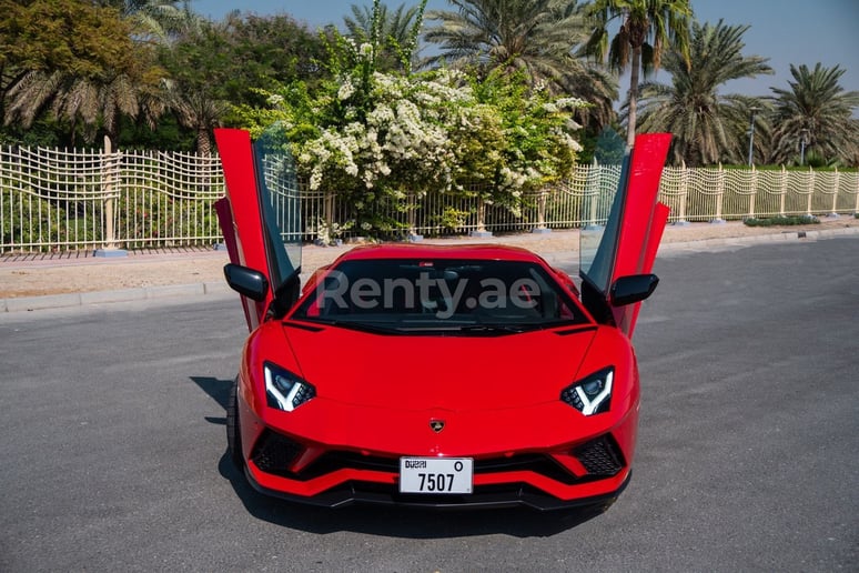 Lamborghini Aventador S (Rot), 2019  zur Miete in Dubai