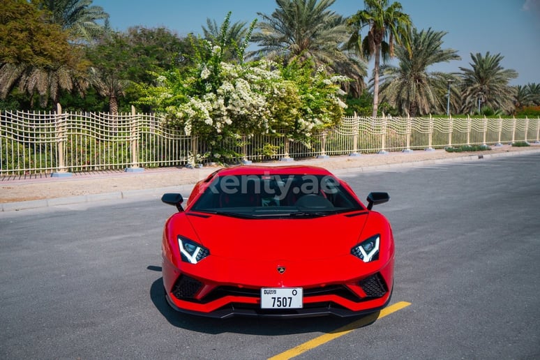 Lamborghini Aventador S (Rot), 2019  zur Miete in Dubai