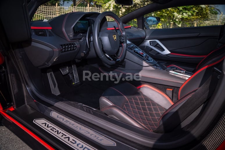 Lamborghini Aventador S (Rot), 2019  zur Miete in Dubai