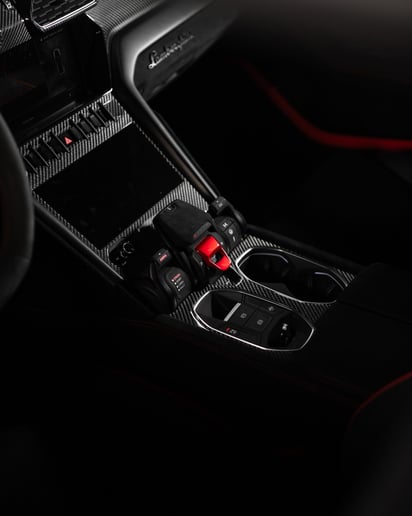 Lamborghini Urus (Rood), 2023 te huur in Dubai