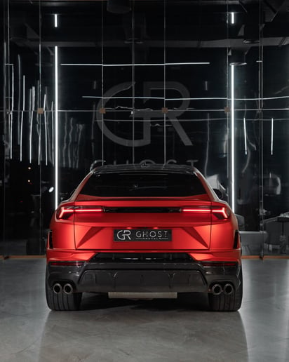 Lamborghini Urus (Rood), 2023 te huur in Dubai