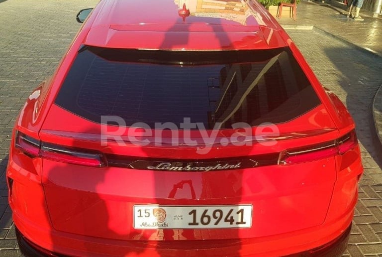 Lamborghini Urus (Rot), 2019  zur Miete in Abu Dhabi