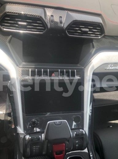 Lamborghini Urus (Rot), 2019  zur Miete in Abu Dhabi