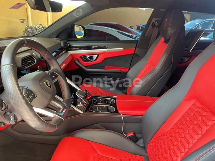 Lamborghini Urus (Rouge), 2020 &agrave; louer &agrave; Duba&iuml;