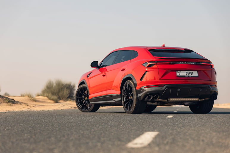 Lamborghini Urus (Red), 2022 - hourly hourly rental in Dubai 1
