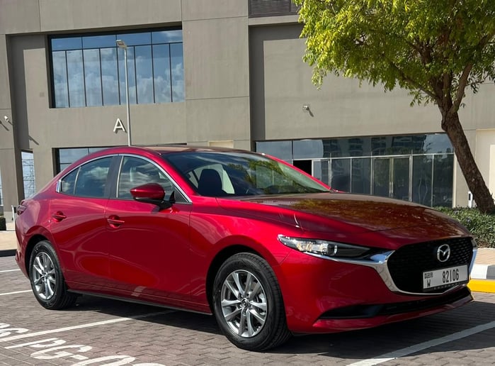 Şarika'de kiralık Mazda 3 (Kırmızı), 2024