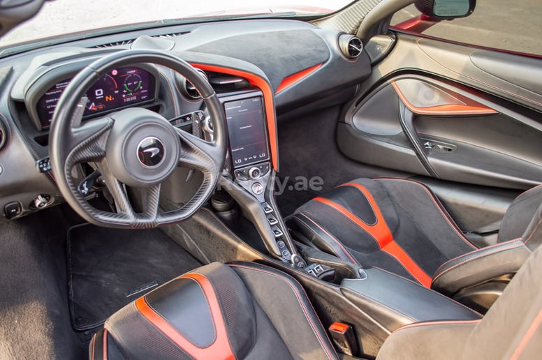 McLaren 720 S Spyder (Rouge), 2020 &agrave; louer &agrave; Duba&iuml;