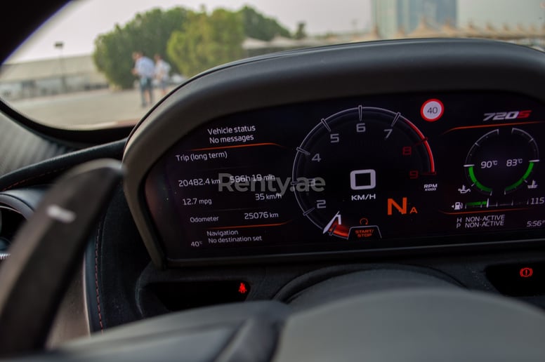 McLaren 720 S Spyder (Rouge), 2020 &agrave; louer &agrave; Duba&iuml;