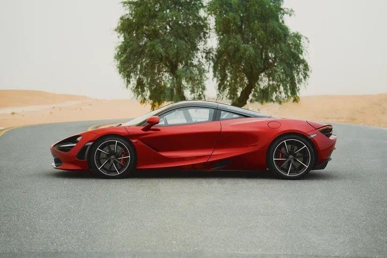 McLaren 720 S (Rouge), 2020 &agrave; louer &agrave; Duba&iuml;