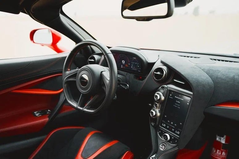 McLaren 720 S (Rouge), 2020 &agrave; louer &agrave; Duba&iuml;