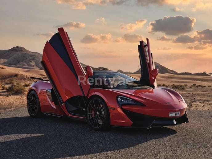 إيجار مكلارين 570S (أحمر), 2019 في دبي