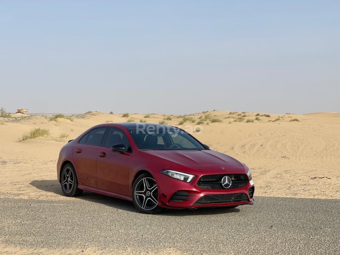 Mercedes A Klasse AMG (Rood), 2020 te huur in Dubai
