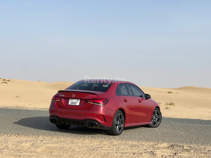 Mercedes A Klasse AMG (Rood), 2020 te huur in Dubai