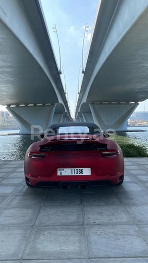 Porsche 911 Carrera GTS cabrio (Красный), 2019 для аренды в Дубай 2