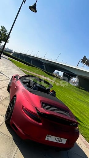 Porsche 911 Carrera GTS cabrio (Красный), 2019 для аренды в Дубай 5
