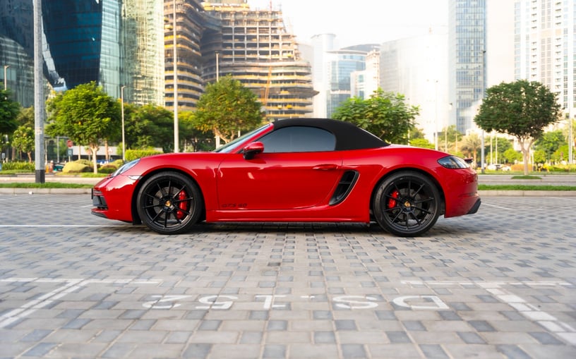 Porsche Boxster 718 Style Edition (Rouge), 2024 &agrave; louer &agrave; Sharjah