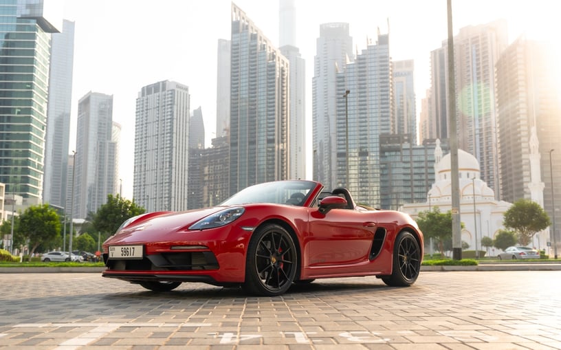 Porsche Boxster 718 Style Edition (Rouge), 2024 &agrave; louer &agrave; Sharjah