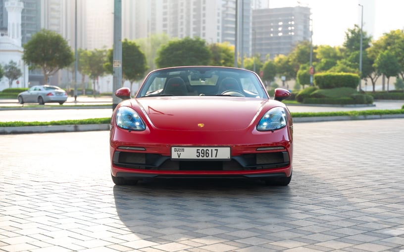 Porsche Boxster 718 Style Edition (Rouge), 2024 &agrave; louer &agrave; Sharjah
