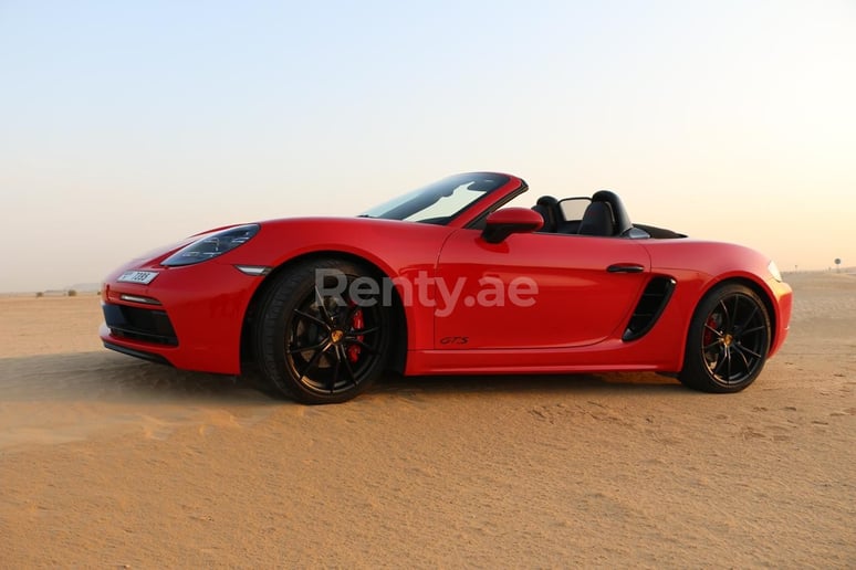Porsche Boxster (Rouge), 2018 &agrave; louer &agrave; Duba&iuml;