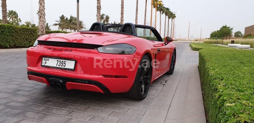 Porsche Boxster (Rouge), 2018 &agrave; louer &agrave; Duba&iuml;