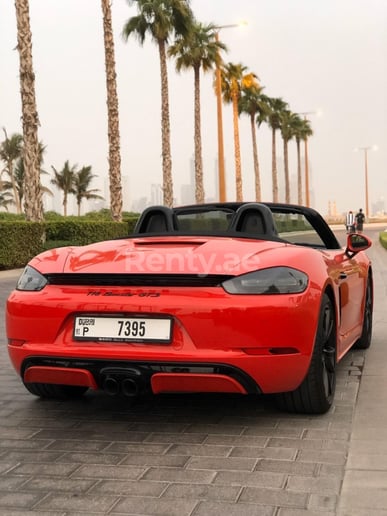 Porsche Boxster (Rouge), 2018 &agrave; louer &agrave; Duba&iuml;
