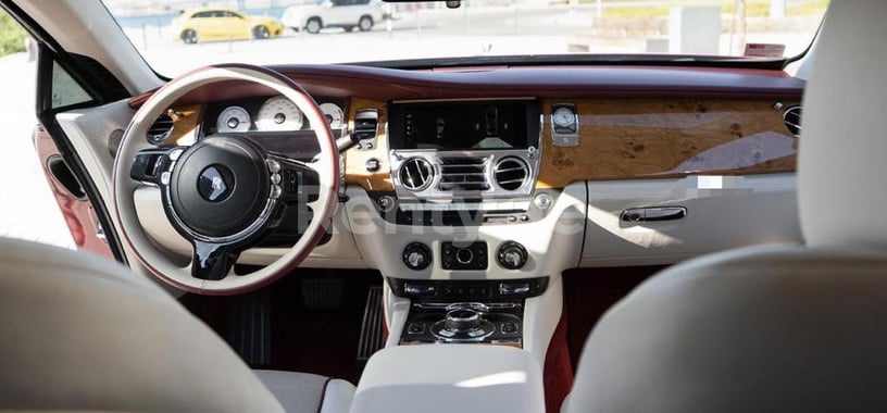 Rolls Royce Wraith (Rot), 2019  zur Miete in Abu Dhabi