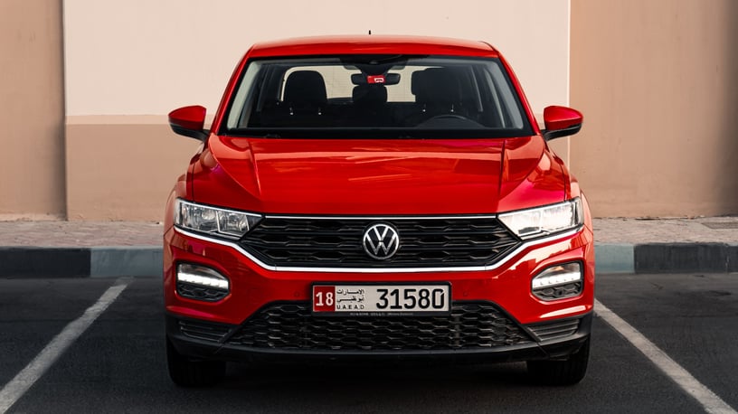 إيجار فولكس واجن T-Roc (أحمر), 2023 في أبو ظبي