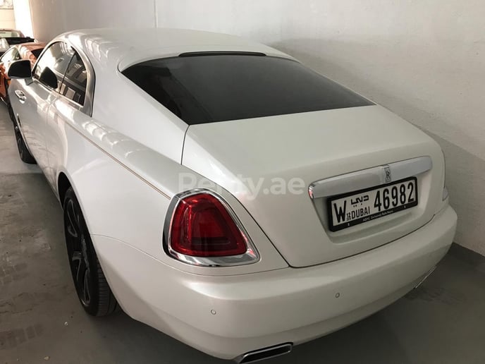 Rolls Royce Wraith (Blanco), 2018 para alquiler en Dub&aacute;i