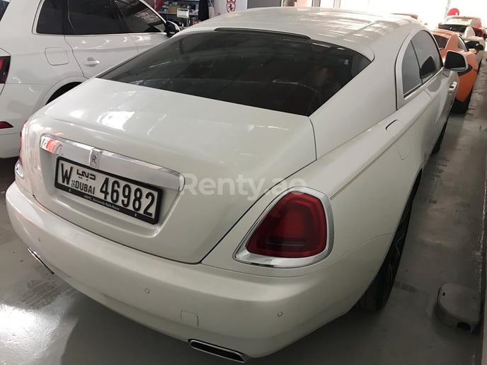 Rolls Royce Wraith (Blanco), 2018 para alquiler en Dub&aacute;i
