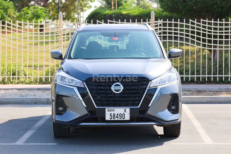 Nissan Kicks (Gris), 2022 para alquiler en Dub&aacute;i