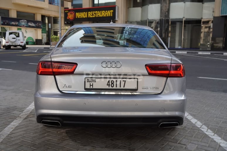 Audi A6 (Plata), 2018 para alquiler en Sharjah
