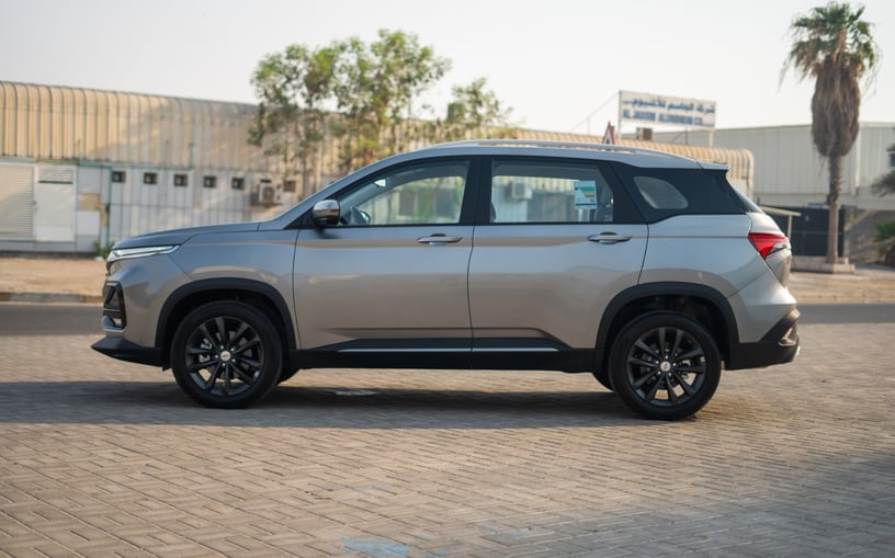 在阿布扎比 租 雪佛兰Captiva (银), 2024