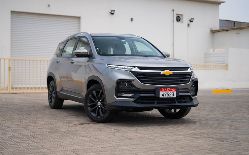 Dubai'de kiralık Chevrolet Captiva (G&uuml;m&uuml;ş), 2024