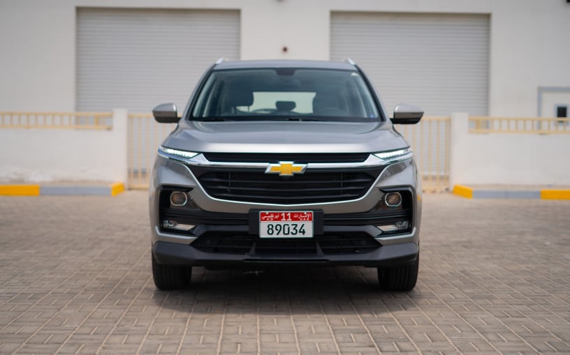 Chevrolet Captiva (Silber), 2024  zur Miete in Sharjah