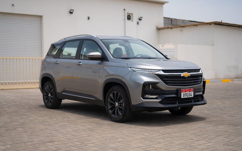 Chevrolet Captiva (Silber), 2024  zur Miete in Sharjah