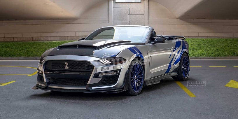 Dubai'de kiralık Ford Mustang (G&uuml;m&uuml;ş), 2019