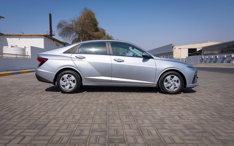 Hyundai Accent (Серебро), 2024 для аренды в Шарджа